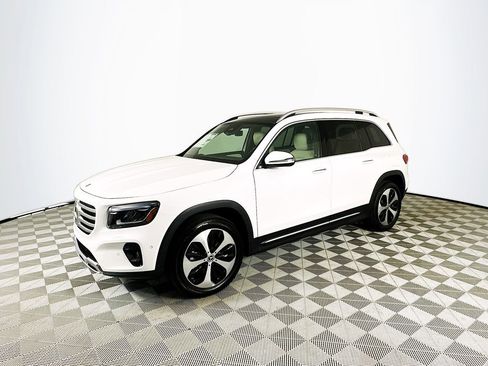 Used 2026 Mercedes-Benz GLB 250 image 3