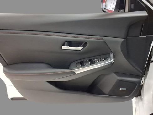 Certified 2025 Nissan Sentra SR w/ SR Premium Package image 16