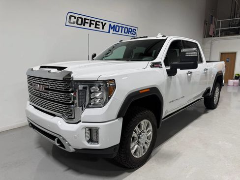 Used 2022 GMC Sierra 2500 Denali w/ Denali Ultimate Package AWD/4WD image 2