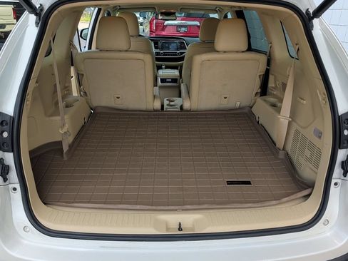 Used 2016 Toyota Highlander Limited FWD image 16