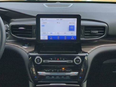 Certified 2022 Ford Explorer Limited w/ Equipment Group 301A image 16