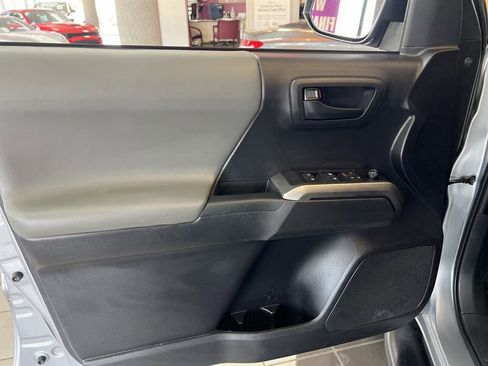 Used 2020 Toyota Tacoma SR5 image 19