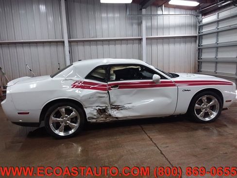 Used 2011 Dodge Challenger R/T image 6