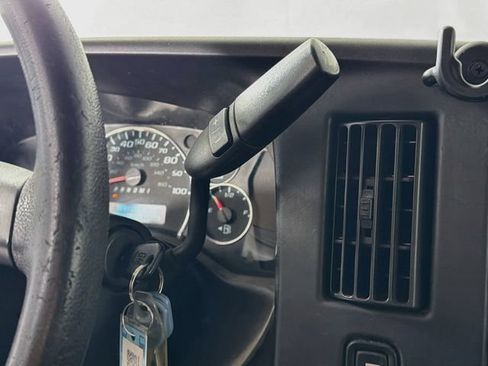 Used 2018 GMC Savana 2500 w/ Driver Convenience Package RWD image 17