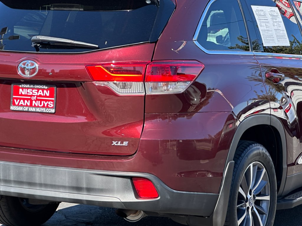 Used 2019 Toyota Highlander XLE FWD image 8