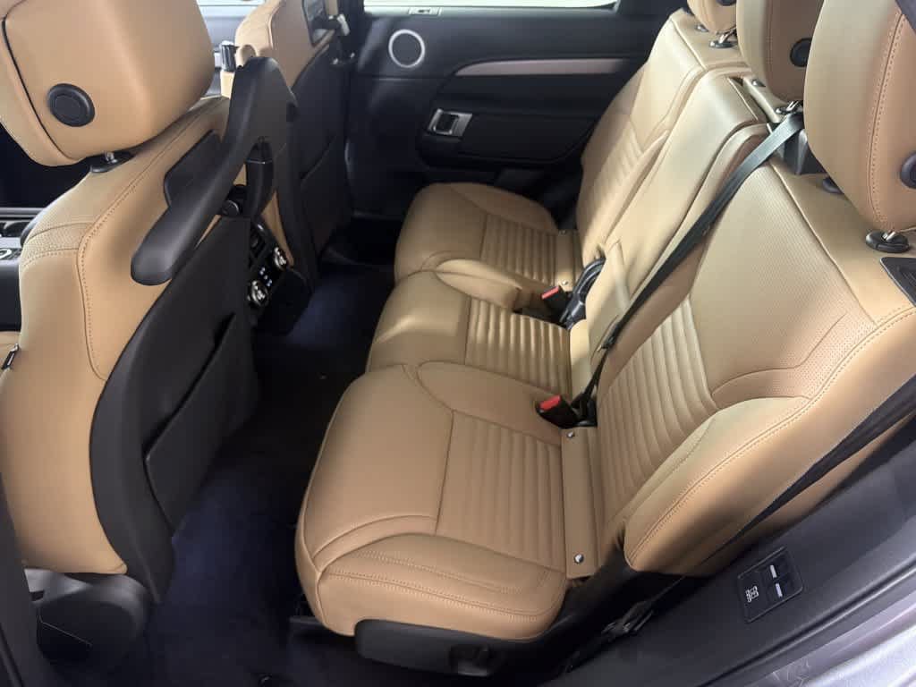 New 2026 Land Rover Discovery Limited Edition AWD/4WD image 40
