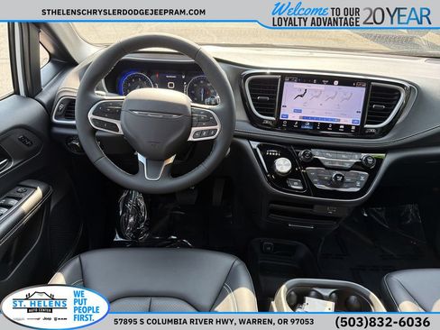 New 2027 Chrysler Pacifica Select w/ Family Tech Group AWD/4WD image 16