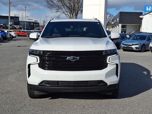 Used 2024 Chevrolet Tahoe RST w/ Luxury Package image 2
