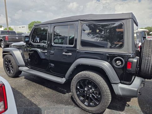 Used 2023 Jeep Wrangler Unlimited Sport AWD/4WD image 4
