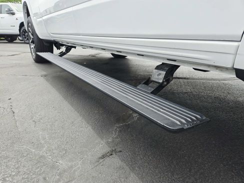 Used 2025 RAM 1500 Laramie w/ Advanced Safety Group II AWD/4WD image 21