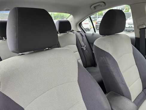 Used 2014 Chevrolet Cruze LS FWD image 28