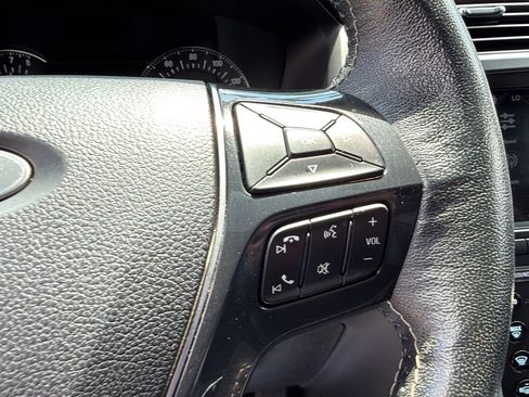 Used 2018 Ford Explorer Platinum AWD/4WD image 29