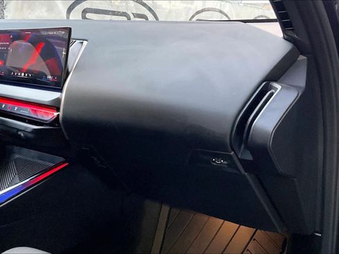 Used 2025 BMW X3 xDrive30i w/ Premium Package image 18