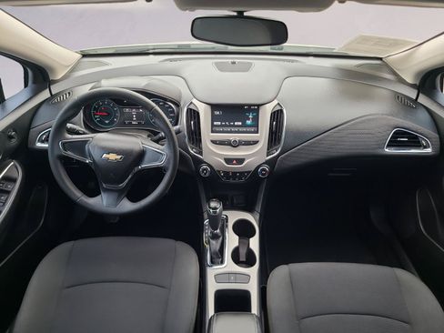 Used 2017 Chevrolet Cruze LS FWD image 17