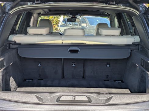 Used 2022 BMW X5 xDrive40i w/ Premium Package image 13