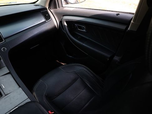 Used 2012 Ford Taurus SEL image 22