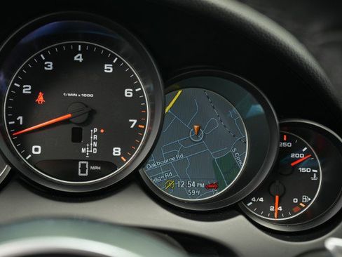 Used 2016 Porsche Cayenne image 36