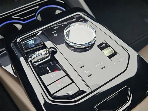 Used 2024 BMW i5 eDrive40i w/ Executive Package RWD image 12