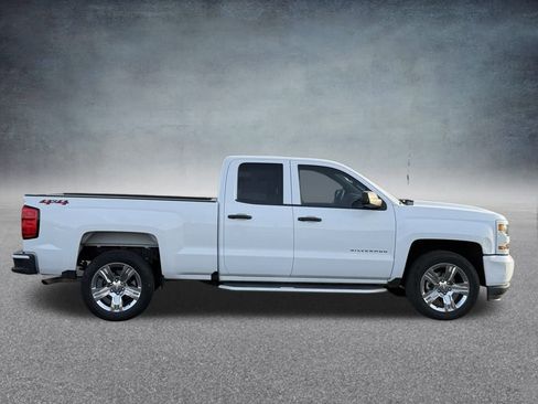 Used 2019 Chevrolet Silverado 1500 Custom image 2