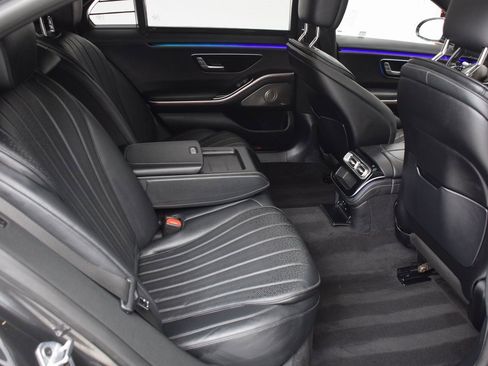 Certified 2022 Mercedes-Benz S 500 4MATIC image 18