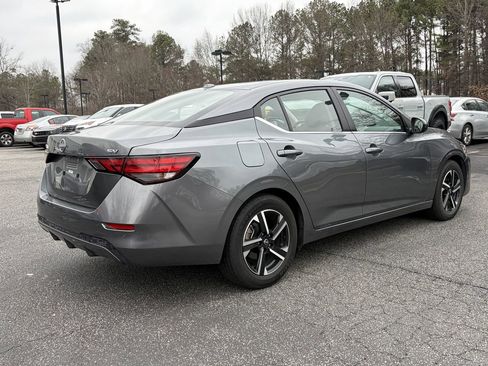 Used 2024 Nissan Sentra SV image 4