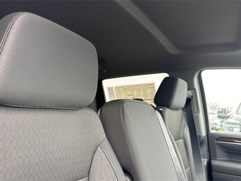 New 2026 GMC Sierra 1500 SLE w/ Preferred Package image 18