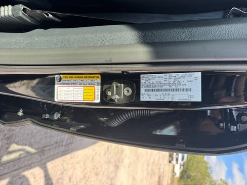 New 2025 Ford F150 Lariat w/ Equipment Group 502A High image 29