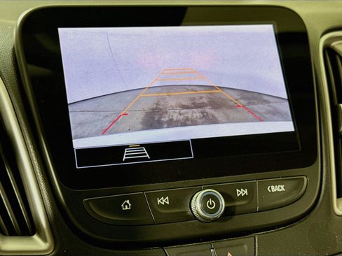 Certified 2025 Chevrolet Malibu LT FWD image 12