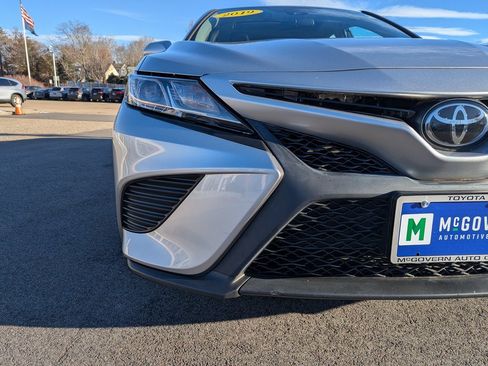 Used 2019 Toyota Camry SE image 10