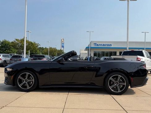 Used 2025 Ford Mustang Premium RWD image 6