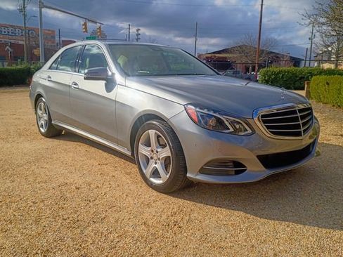 Used 2014 Mercedes-Benz E 250 BlueTEC Sedan image 15