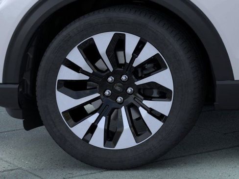 New 2026 Ford Explorer Platinum w/ LUX Leather Package image 19