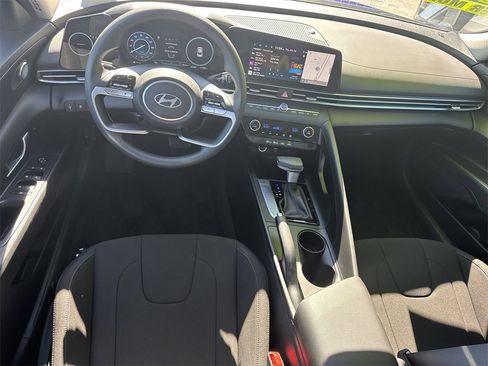 Used 2024 Hyundai Elantra SEL image 22