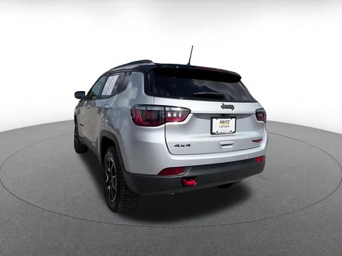 Used 2025 Jeep Compass Trailhawk AWD/4WD image 11