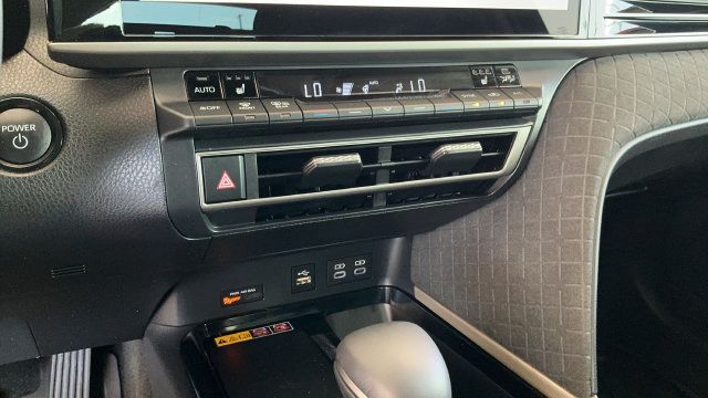 Used 2026 Toyota Camry XLE FWD image 17