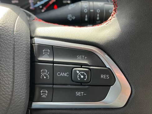 Used 2025 Jeep Compass Trailhawk AWD/4WD image 7