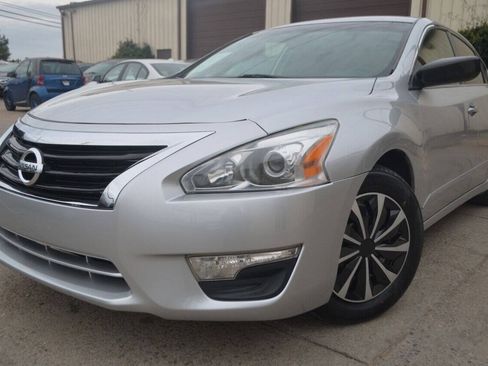 Used 2015 Nissan Altima 2.5 S w/ Power Driver Seat Package image 2