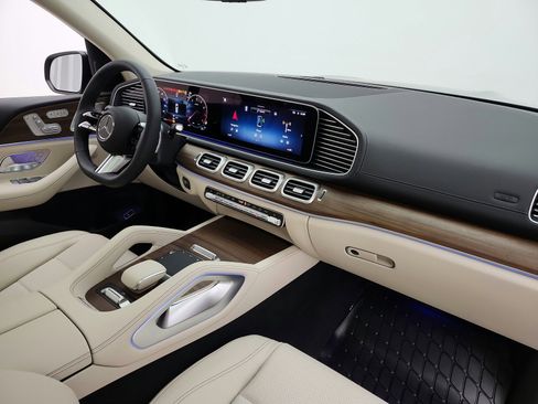 New 2026 Mercedes-Benz GLS 450 4MATIC image 14