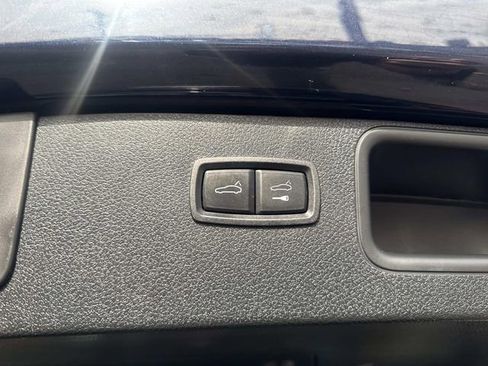 Used 2017 Porsche Macan Turbo image 8