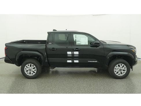 New 2026 Toyota Tacoma SR5 image 11