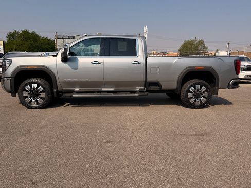Used 2025 GMC Sierra 3500 Denali w/ Denali Reserve Package AWD/4WD image 2