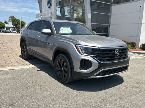 New 2026 Volkswagen Atlas Cross Sport SE FWD image 5