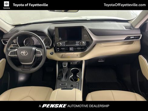 Used 2023 Toyota Highlander XLE image 21
