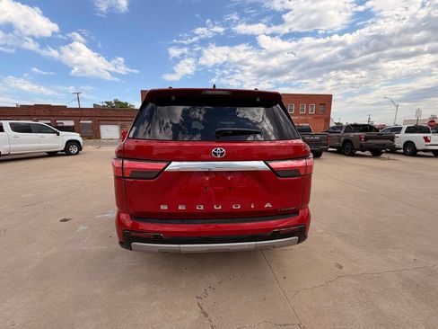 Used 2025 Toyota Sequoia Limited w/ Tow Technology Package AWD/4WD image 5