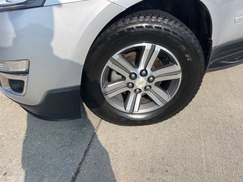 Used 2016 Chevrolet Traverse LT image 31