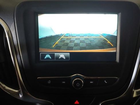 Used 2018 Chevrolet Equinox LT FWD image 21