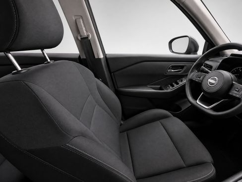 Used 2024 Nissan Rogue S AWD/4WD image 10