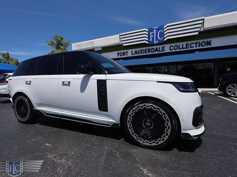 Used 2025 Land Rover Range Rover Long Wheelbase SE AWD/4WD image 4