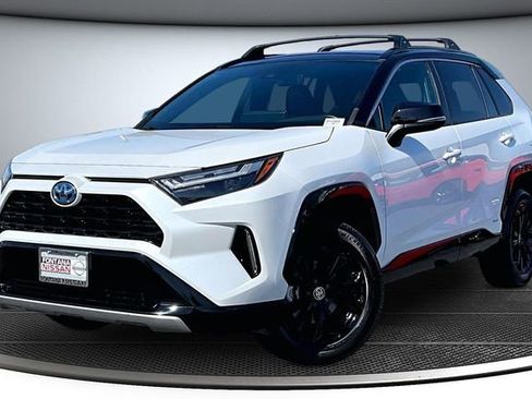 Used 2023 Toyota RAV4 XSE AWD/4WD image 3