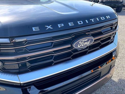 Used 2025 Ford Expedition King Ranch image 29